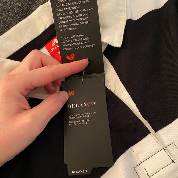 Long, relaxed New Balance shirt - Picture 3 of 3